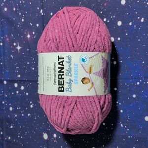 1 Brand New Skein Bernat Baby Blanket SPARKLE Yarn FREESIA SPARKLE Smoke Free
